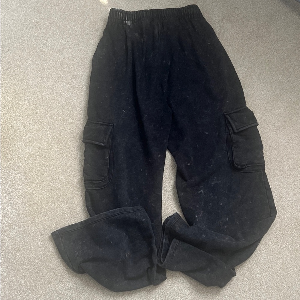 Wild Fable Women’s Black Cargo Joggers - Picture 3 of 3